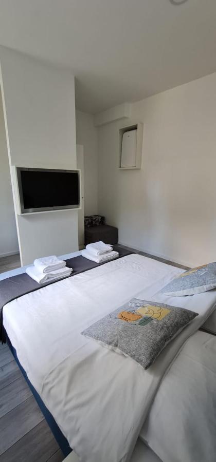 Mika Apartment And Studios 萨格勒布 外观 照片
